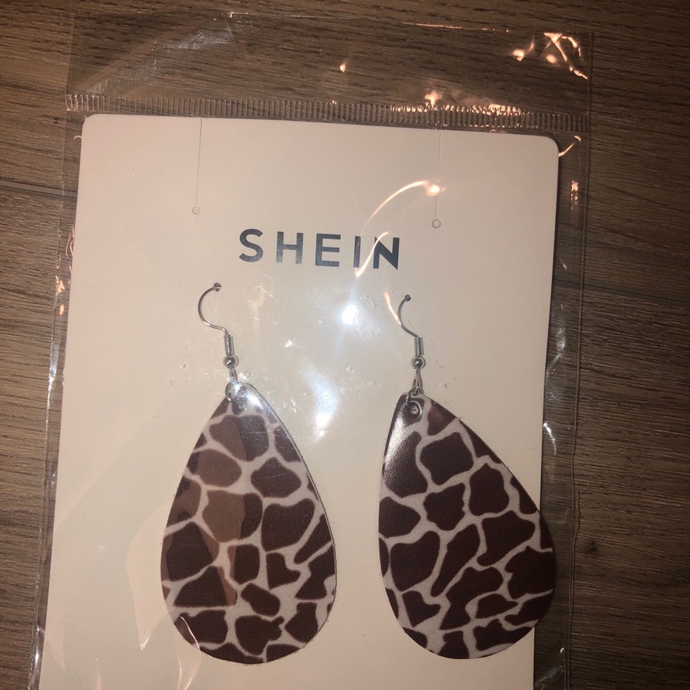 Earrings - Picture 5 of 5